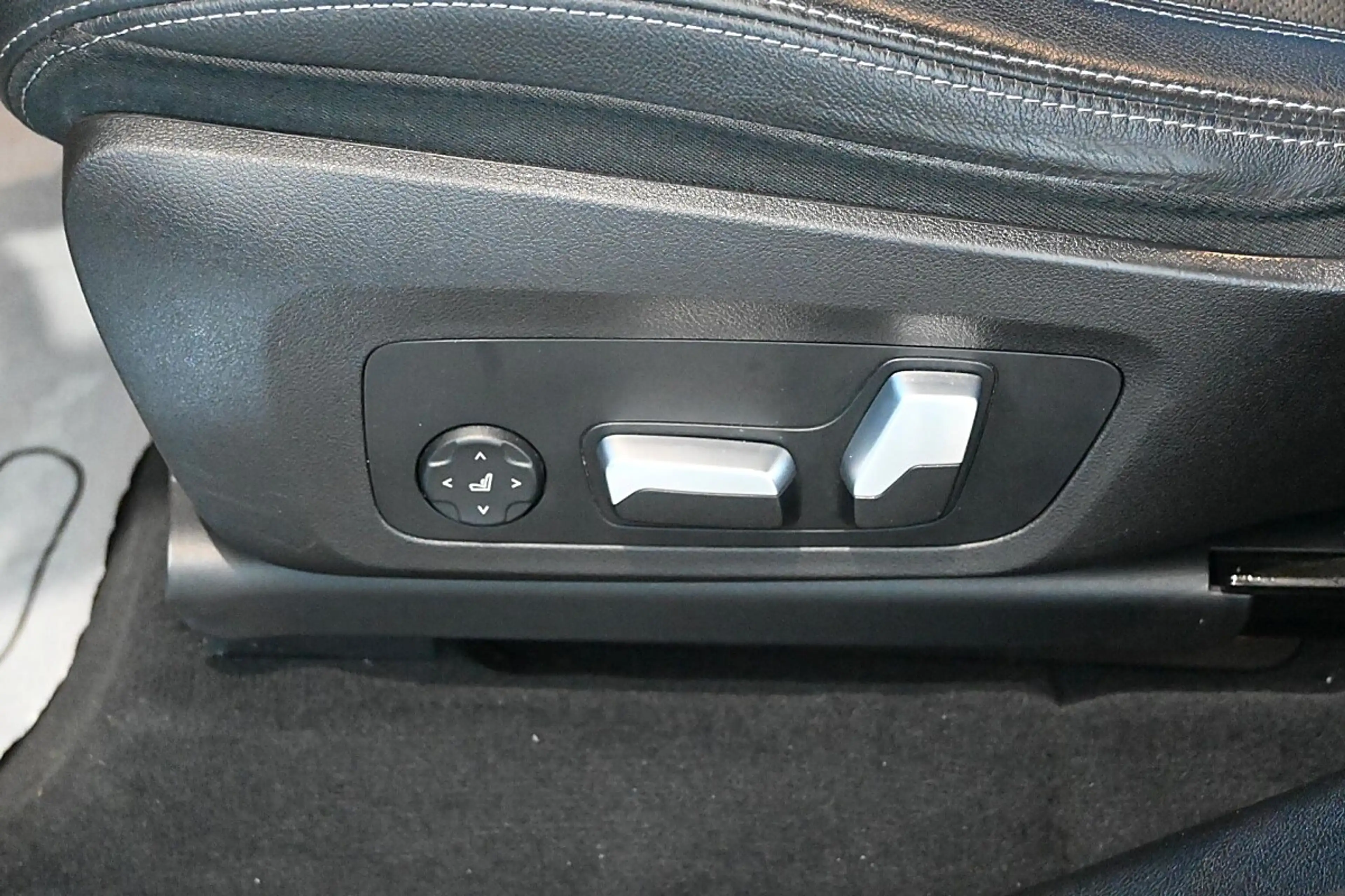 BMW X3 xDrive 30e Msport; AHK, Head-UP, Sitzbelüftung — photo 14