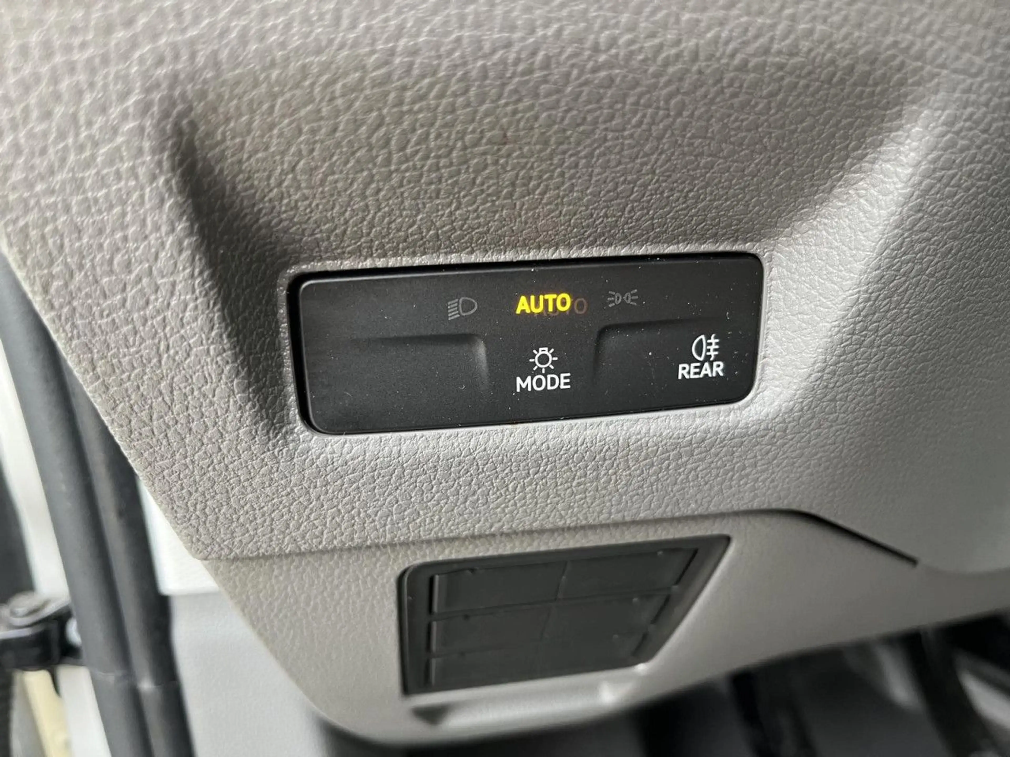Volkswagen Crafter 35 Kasten 2,0 TDI Kamera PDC Climatic App — photo 9