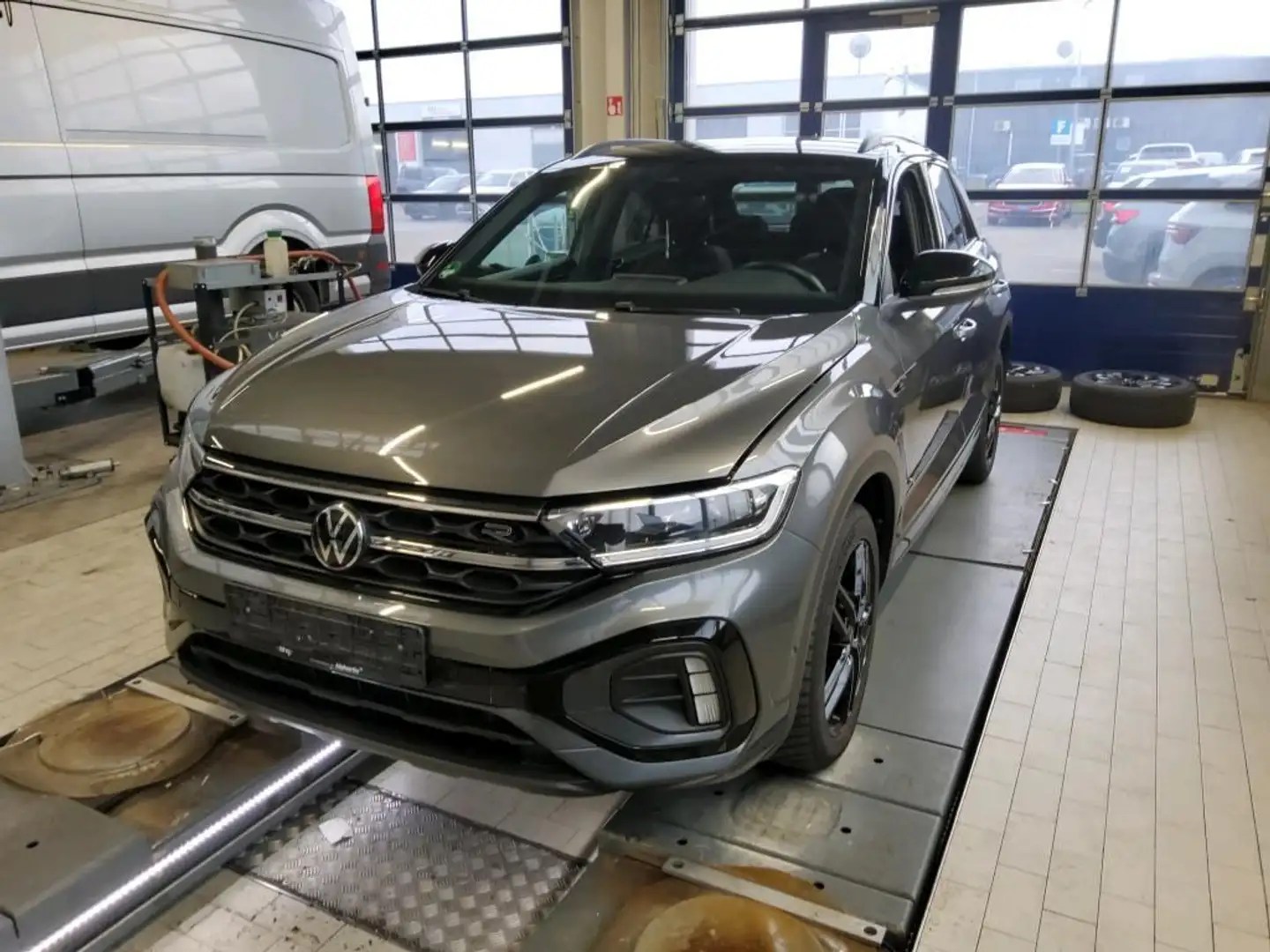 Volkswagen T-Roc 2.0 TSI OPF 4MOTION DSG R-Line Schwarz - 2