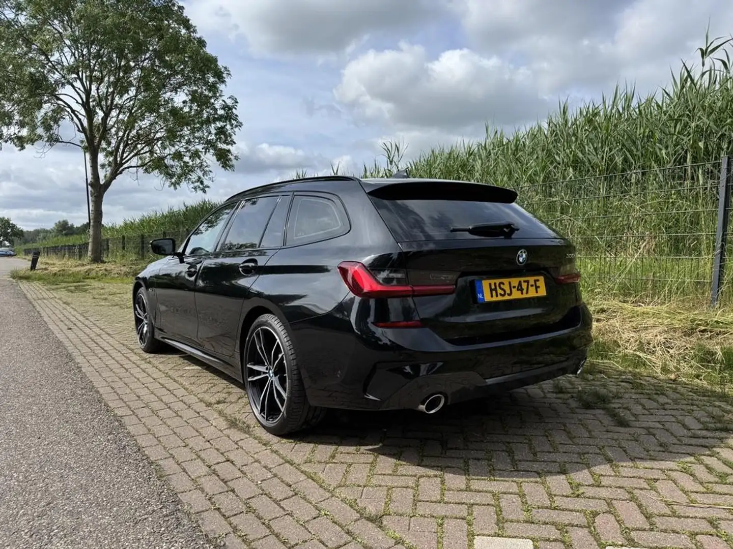 BMW 330 3-serie Touring 330e 292 pk High Exe, M-pakket, Pa Schwarz - 2