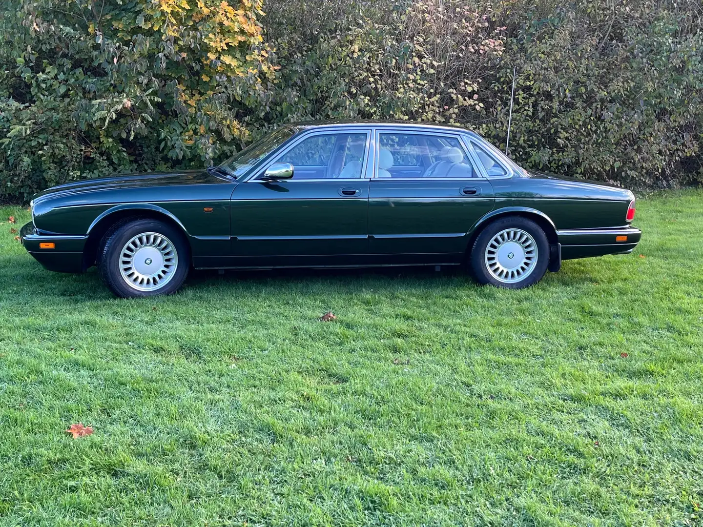 Jaguar Sovereign 3.2 Youngtimer Zelená - 2