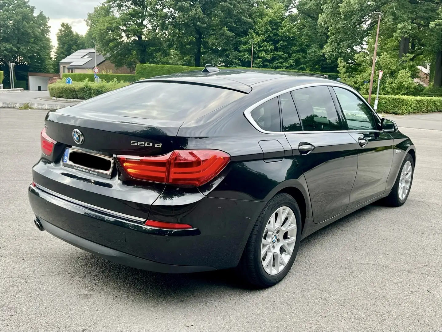 BMW 520 Gran Turismo Luxury Line 1ere main Zwart - 2