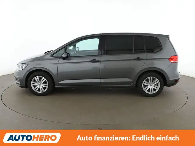 Volkswagen Touran view 3