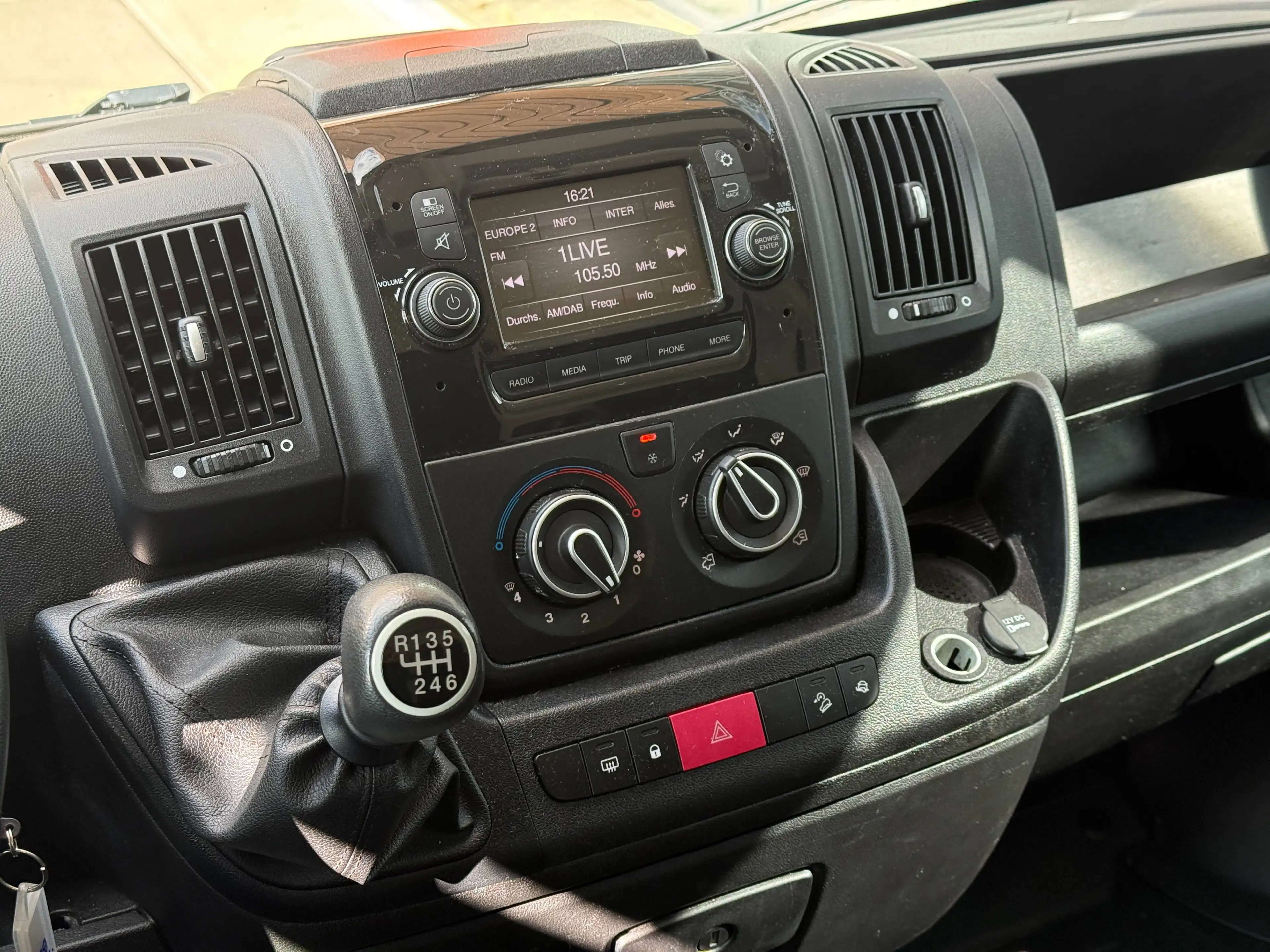 Citroen Jumper 33 L2H2 Club BlueHDi 120 Start — photo 7
