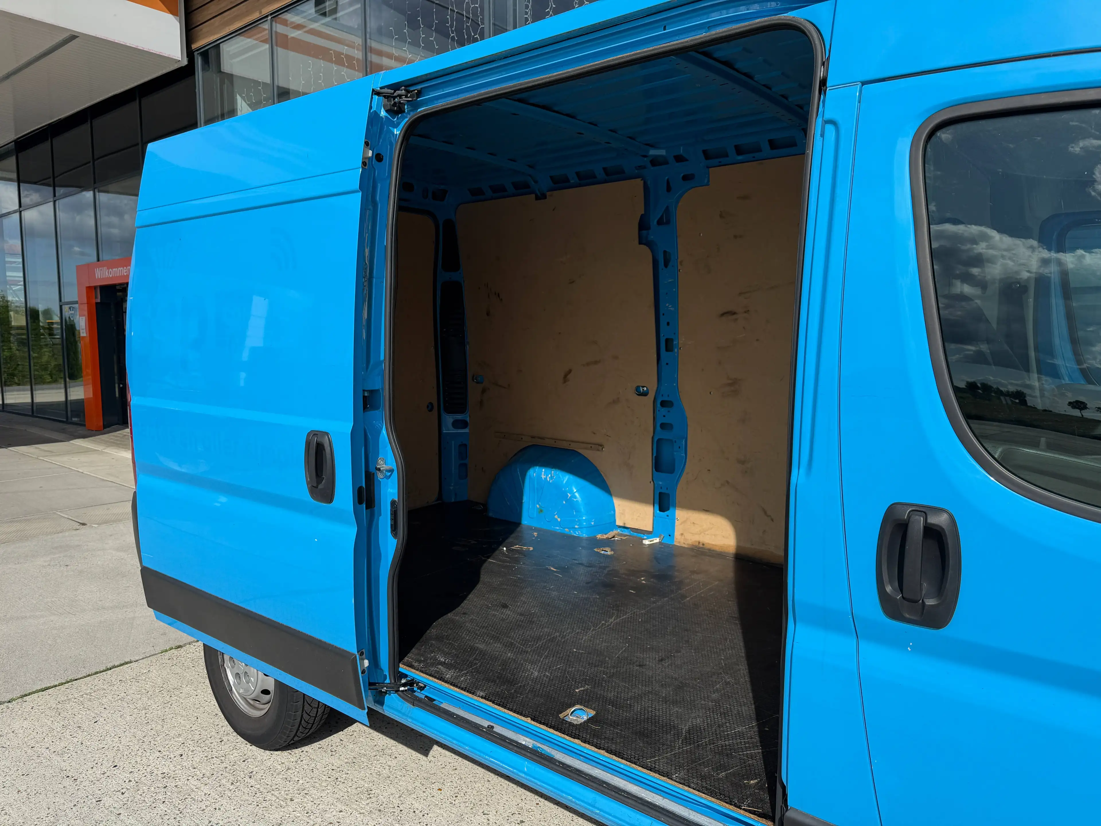 Citroen Jumper 33 L2H2 Club BlueHDi 120 Start — photo 13