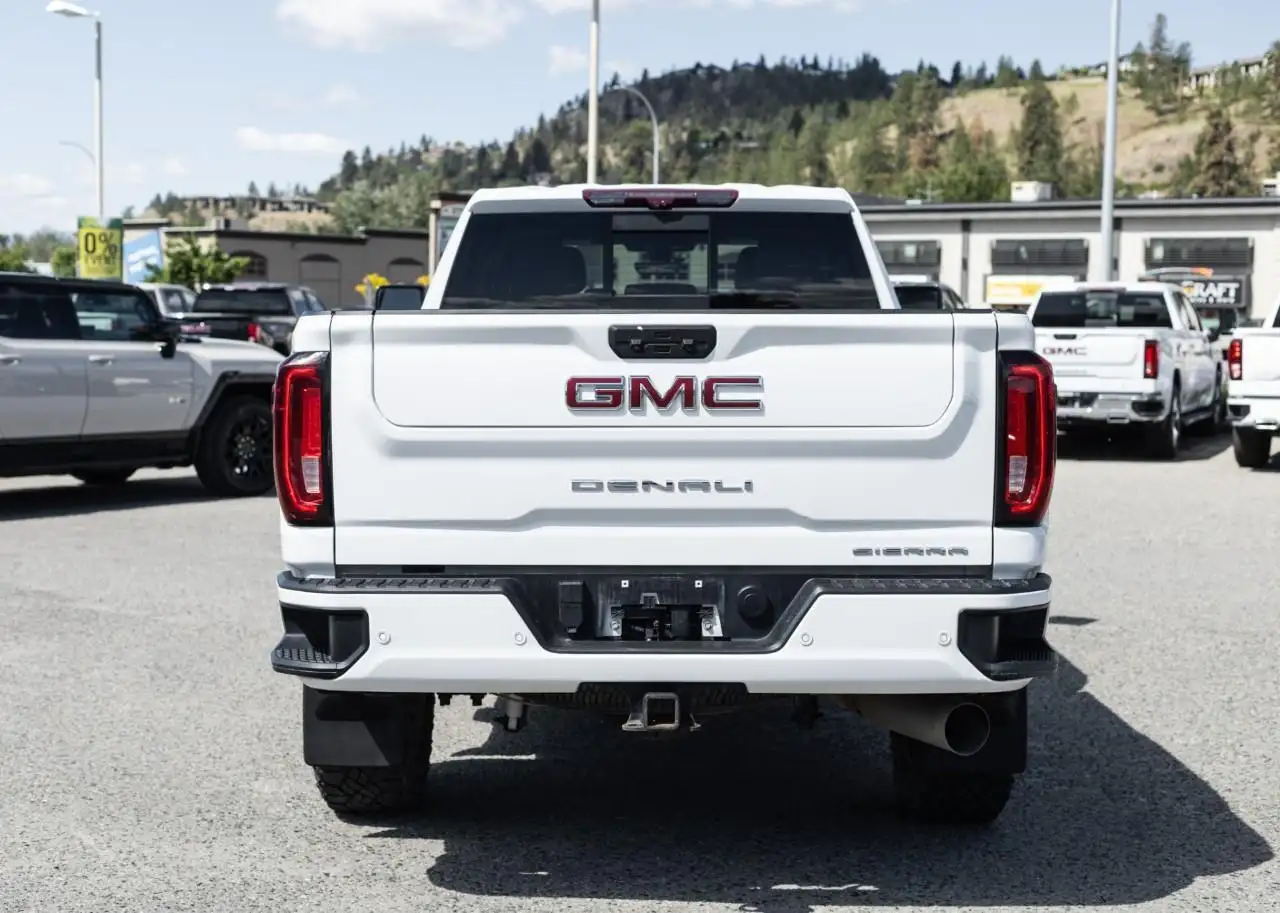 GMC Sierra 3500HD снимка GMC Sierra 3500HD