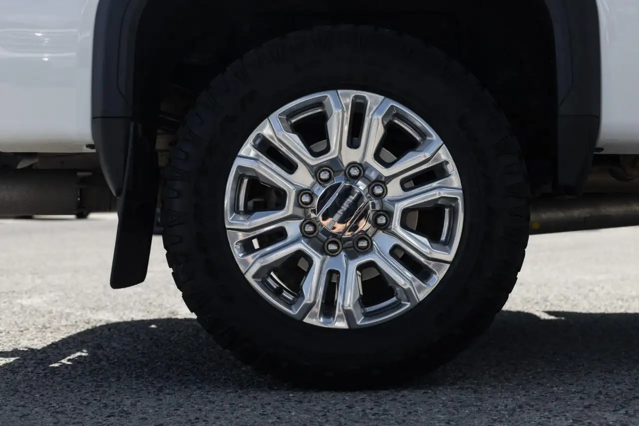 GMC Sierra 3500HD снимка GMC Sierra 3500HD