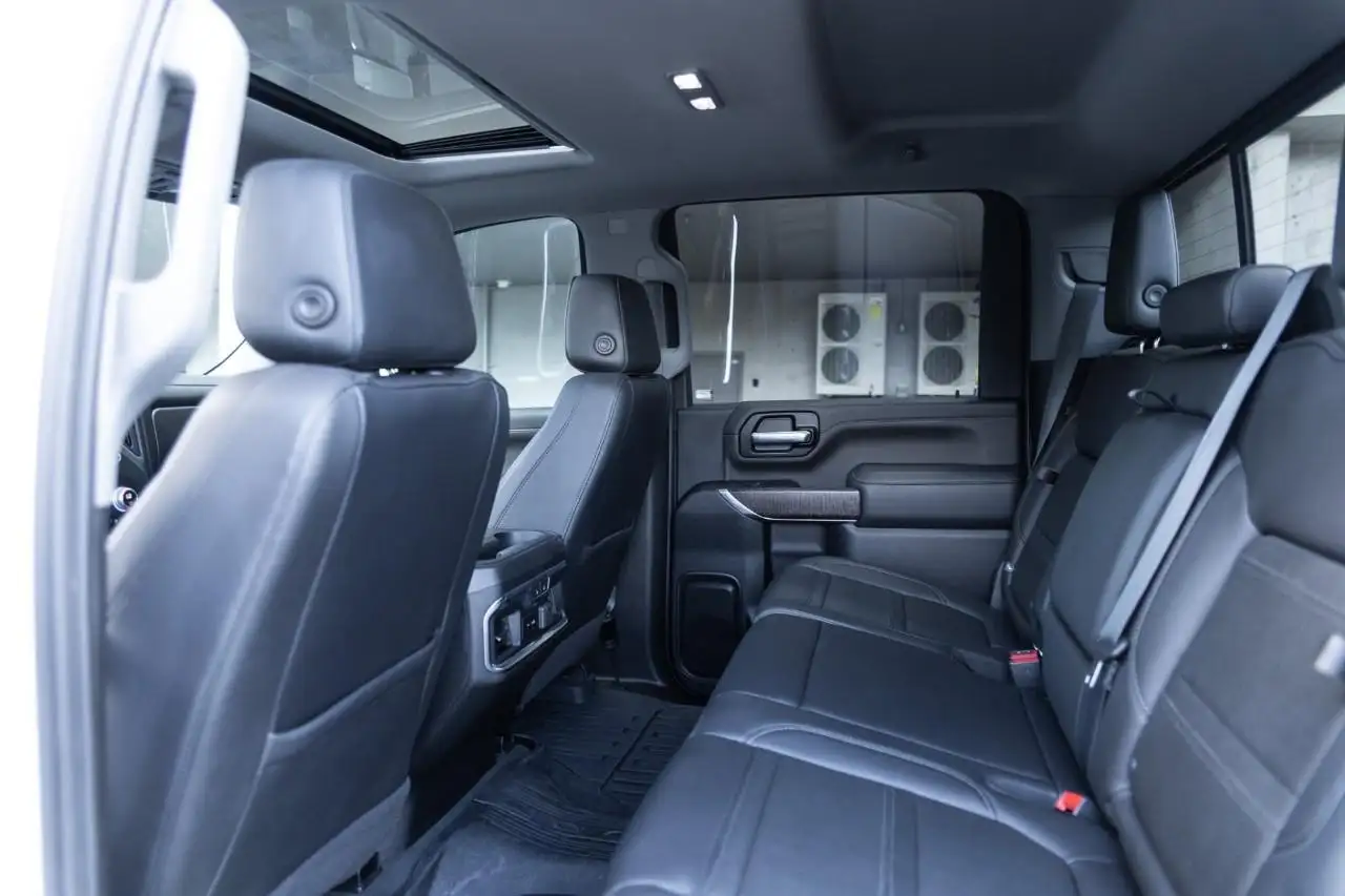 GMC Sierra 3500HD снимка GMC Sierra 3500HD