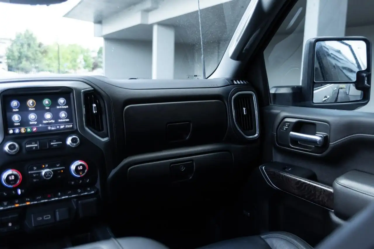 GMC Sierra 3500HD снимка GMC Sierra 3500HD