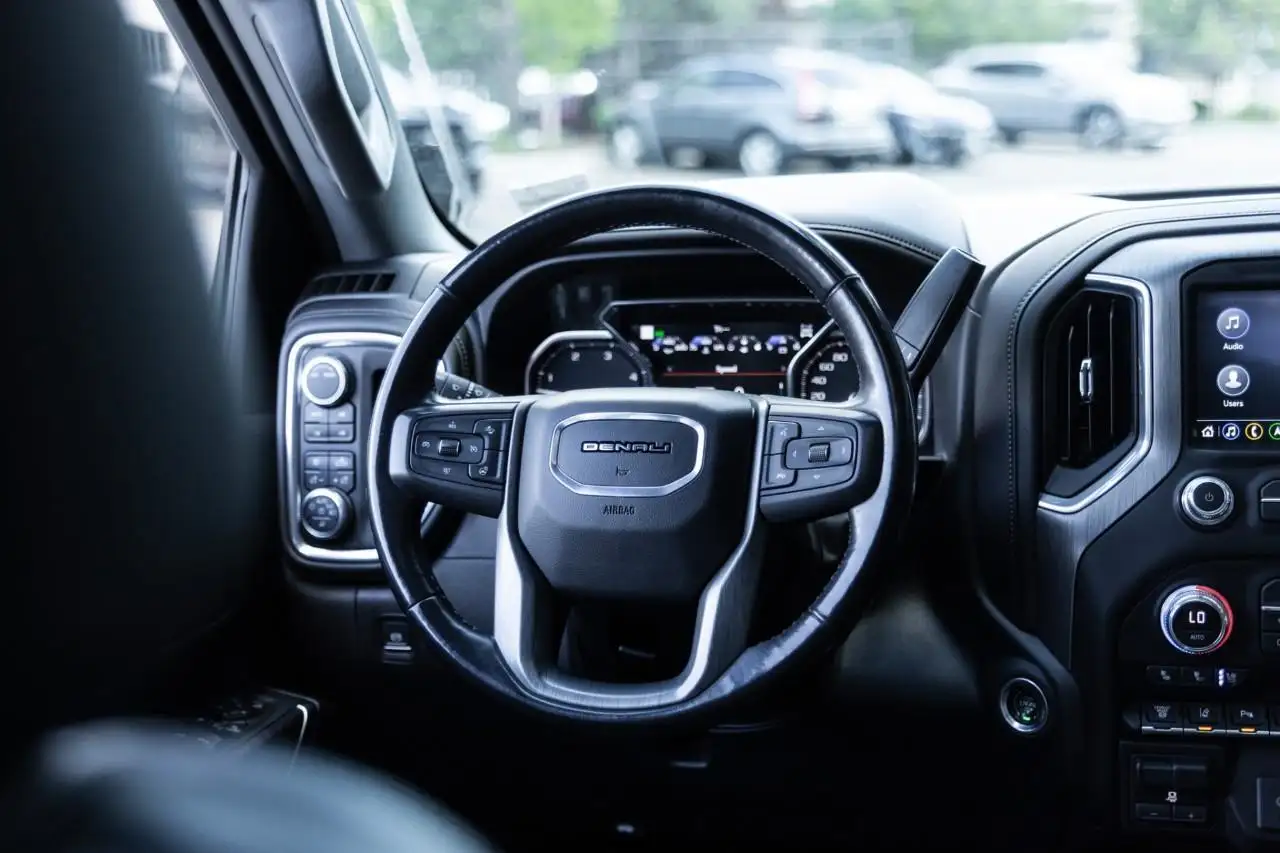 GMC Sierra 3500HD снимка GMC Sierra 3500HD