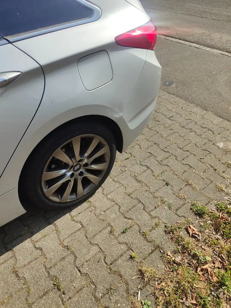 Hyundai i40 i40cw Diesel i40cw 1.7 CRDi Premium Argent - 2