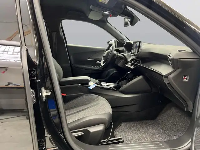 Peugeot 2008 view 11
