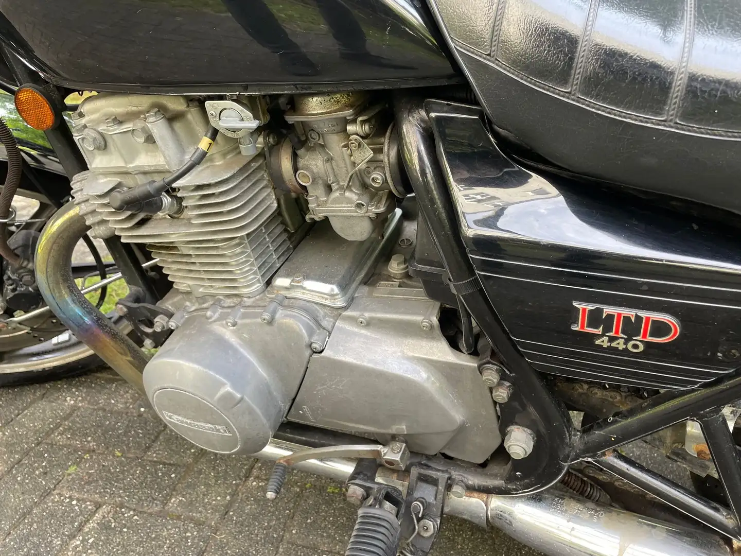 Kawasaki LTD 450 Zwart - 2