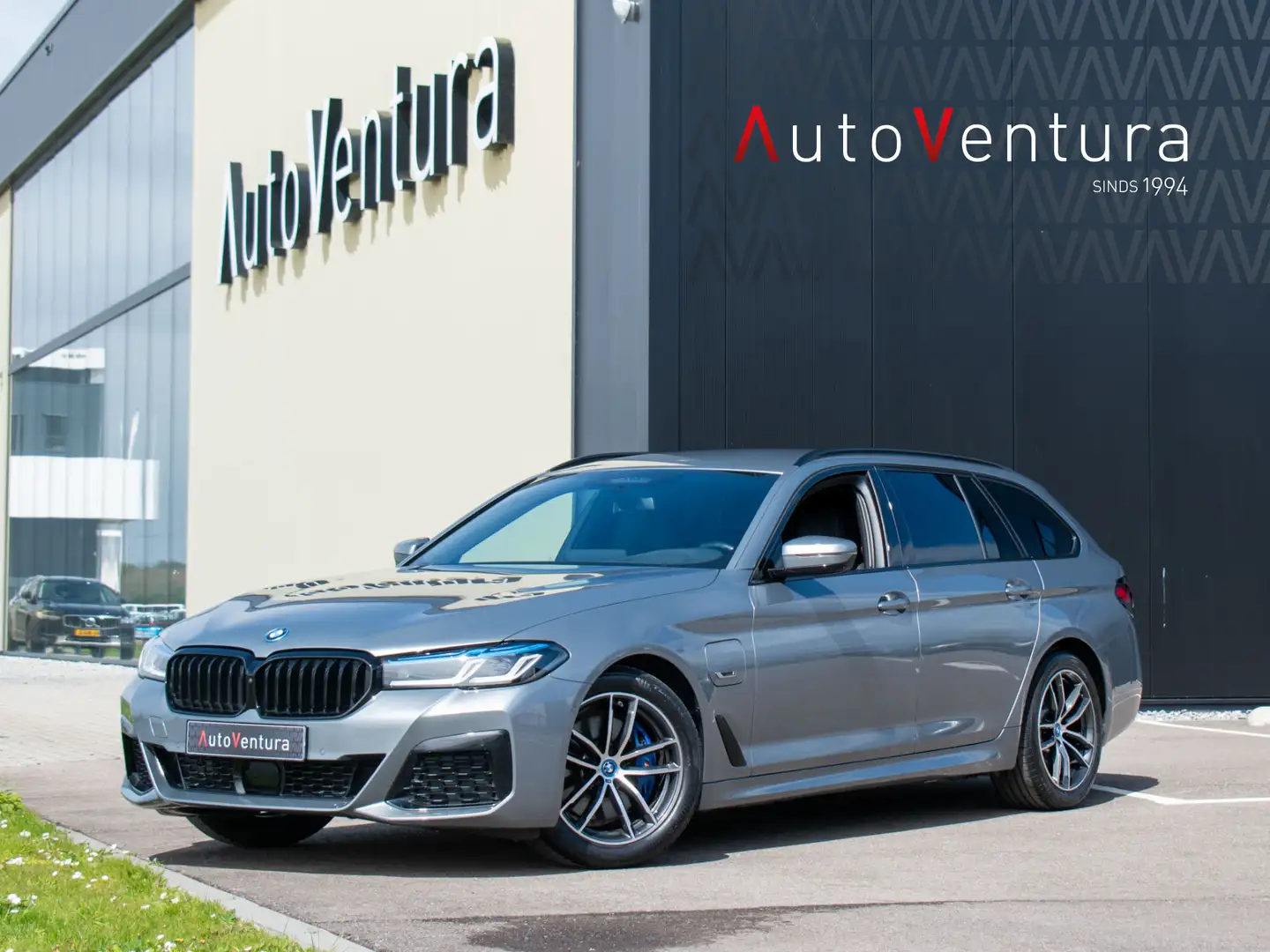 BMW 530 5-serie Touring 530e xDrive Business Edition Plus Grey - 1