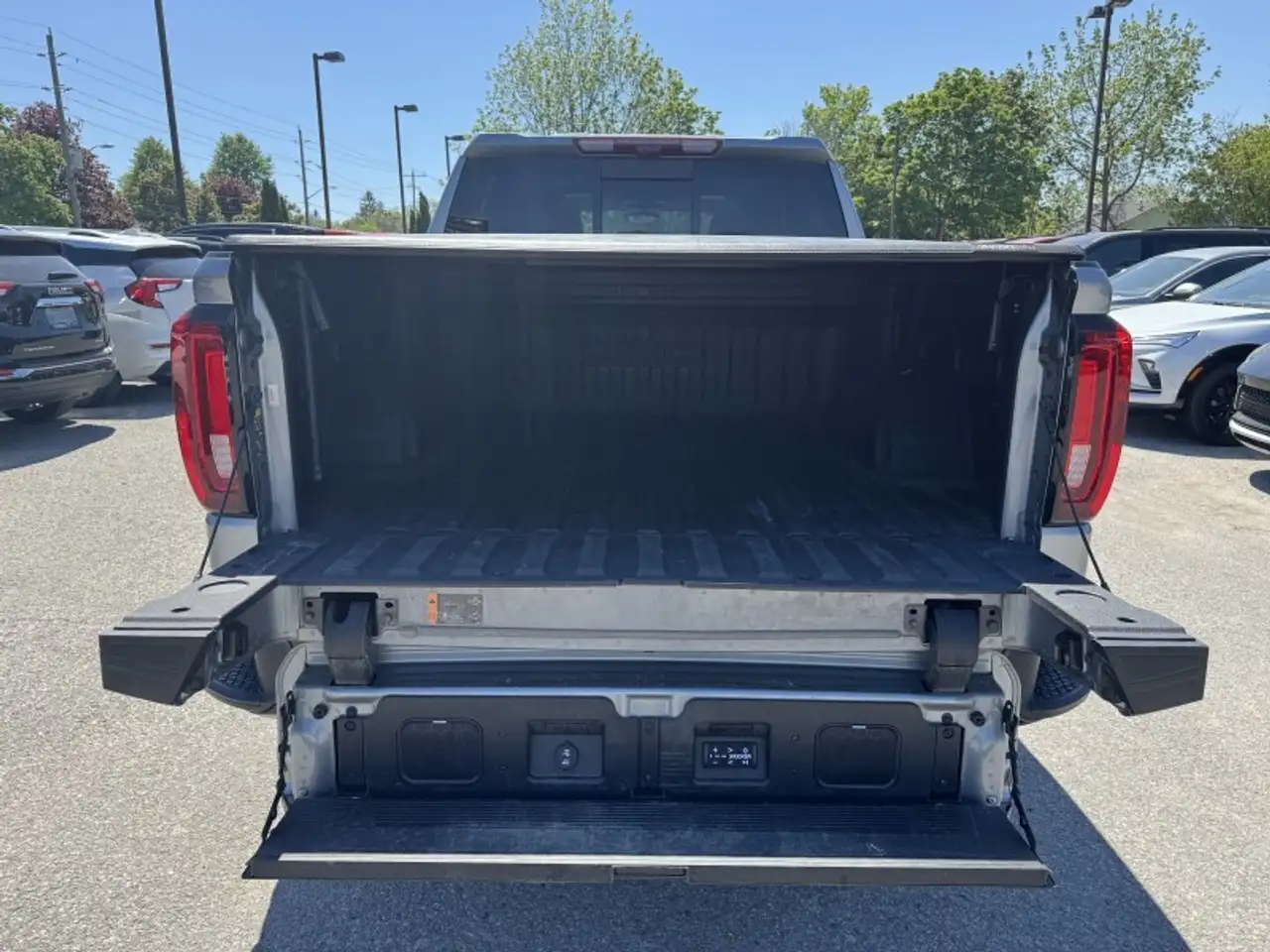 GMC Sierra 1500 photo GMC Sierra 1500