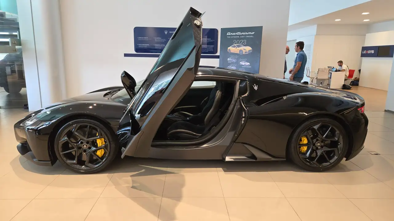 Maserati MC20 2025