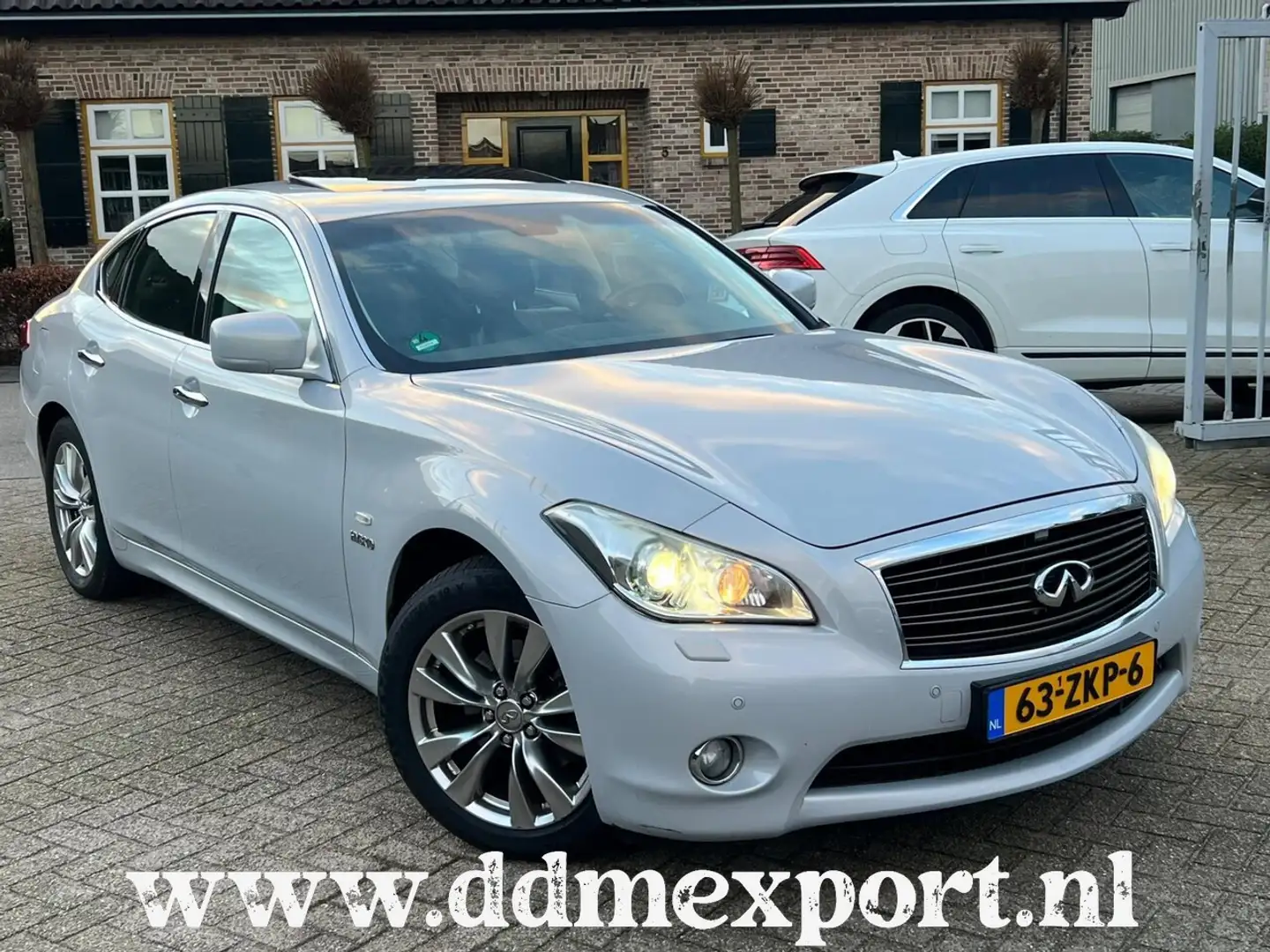 Infiniti M 35H 306pk Automaat GT Premium Navi/Leer/Pano/Cam Gris - 1