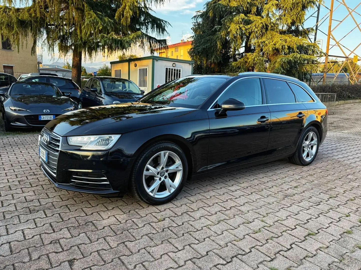 Audi A4 A4 2.0 TDI 150 CV ultra S tronic Nero - 1