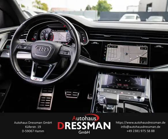 Audi Q8 view 14