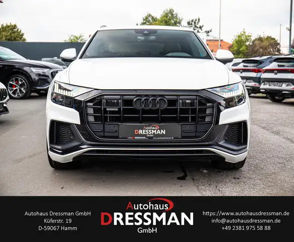 Audi Q8 view 2