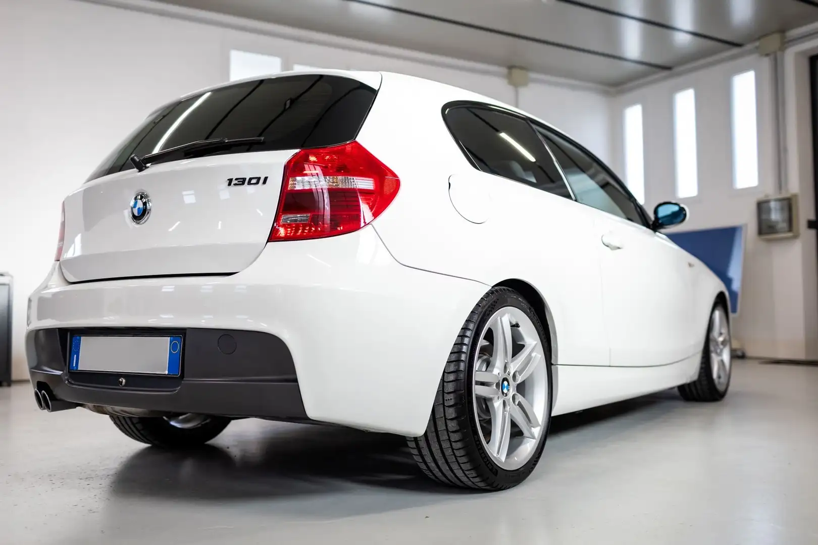 BMW 130 130i 3p Msport Alb - 2
