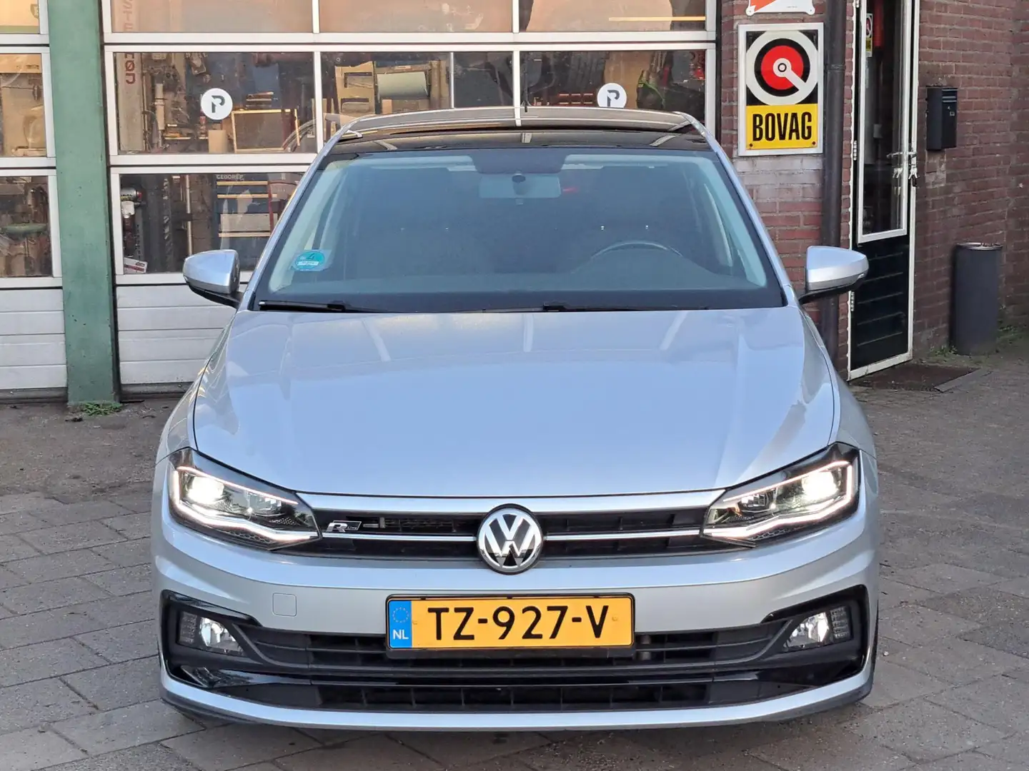 Volkswagen Polo 1.0 TSI Comfortline/R-Line/PanoDak Grijs - 2