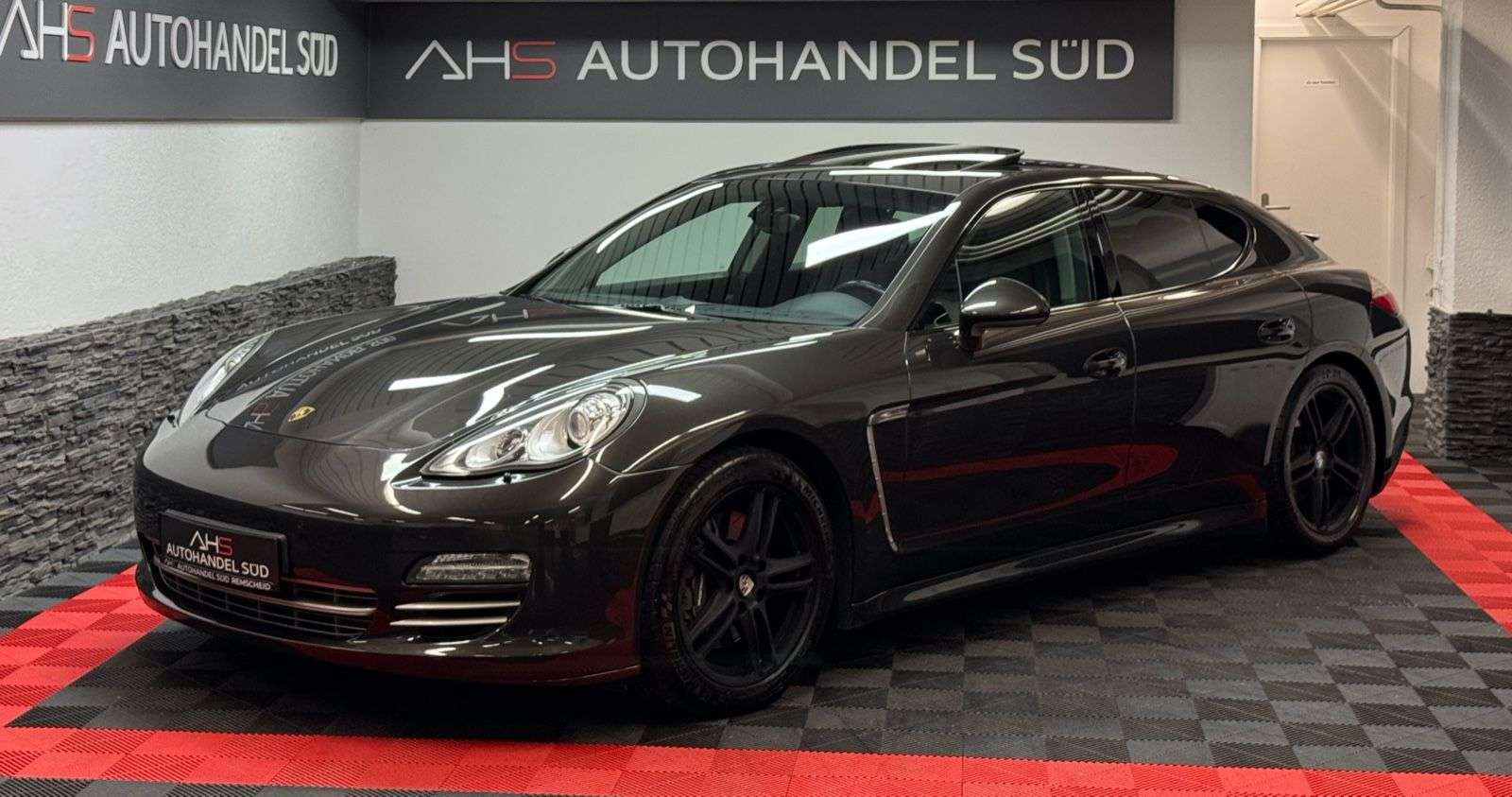 Second hand Porsche Panamera 