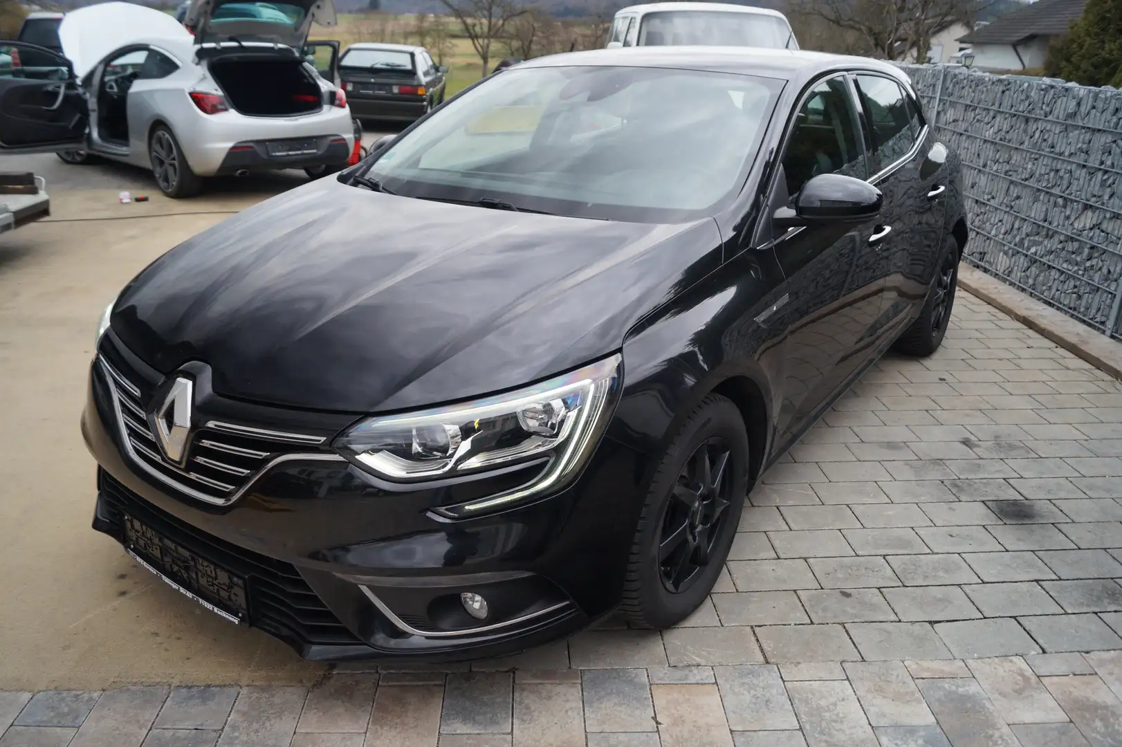 Renault Megane Intens IV Lim. 5-trg. Schwarz - 1