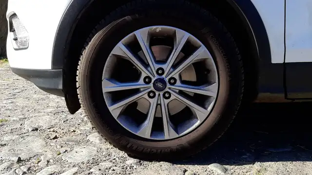Ford Kuga view 18