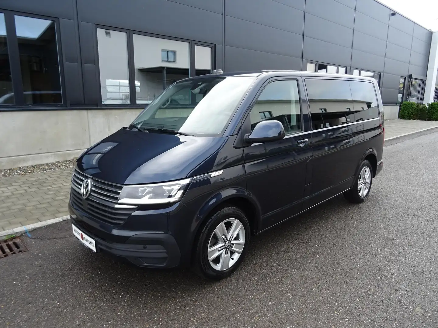 Volkswagen T6.1 Multivan 2.0TDI DSG/AHK/NAVI/KAMERA 7-Sitze Blau - 2