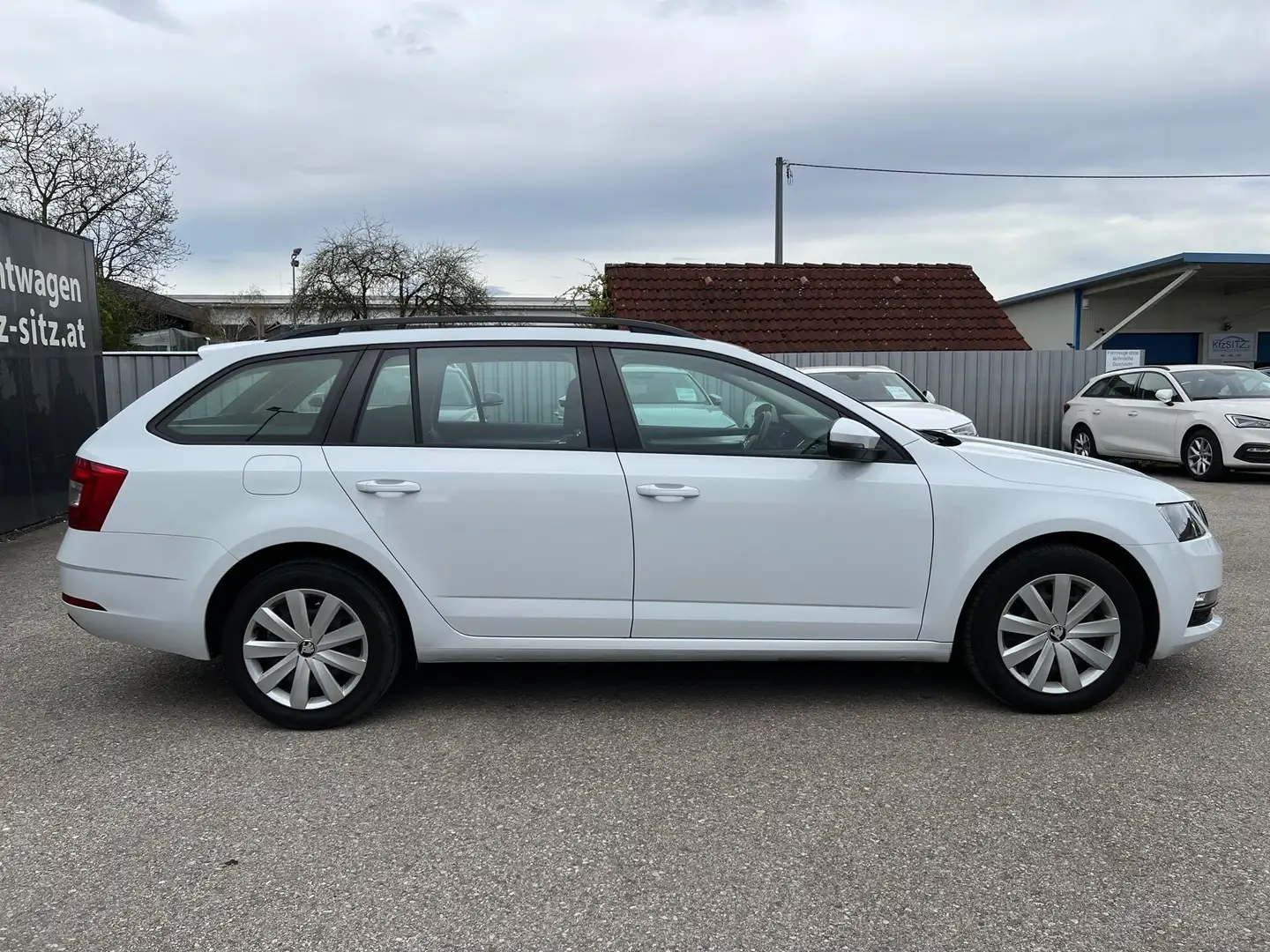Skoda Octavia Combi 1,6 TDI Ambition| AHK Weiß - 2