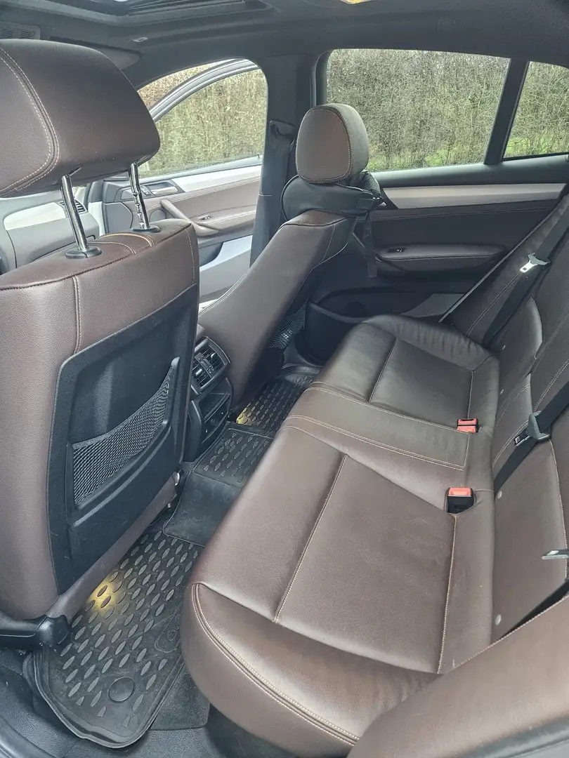 BMW X4 xDrive 30 d bijela - 2