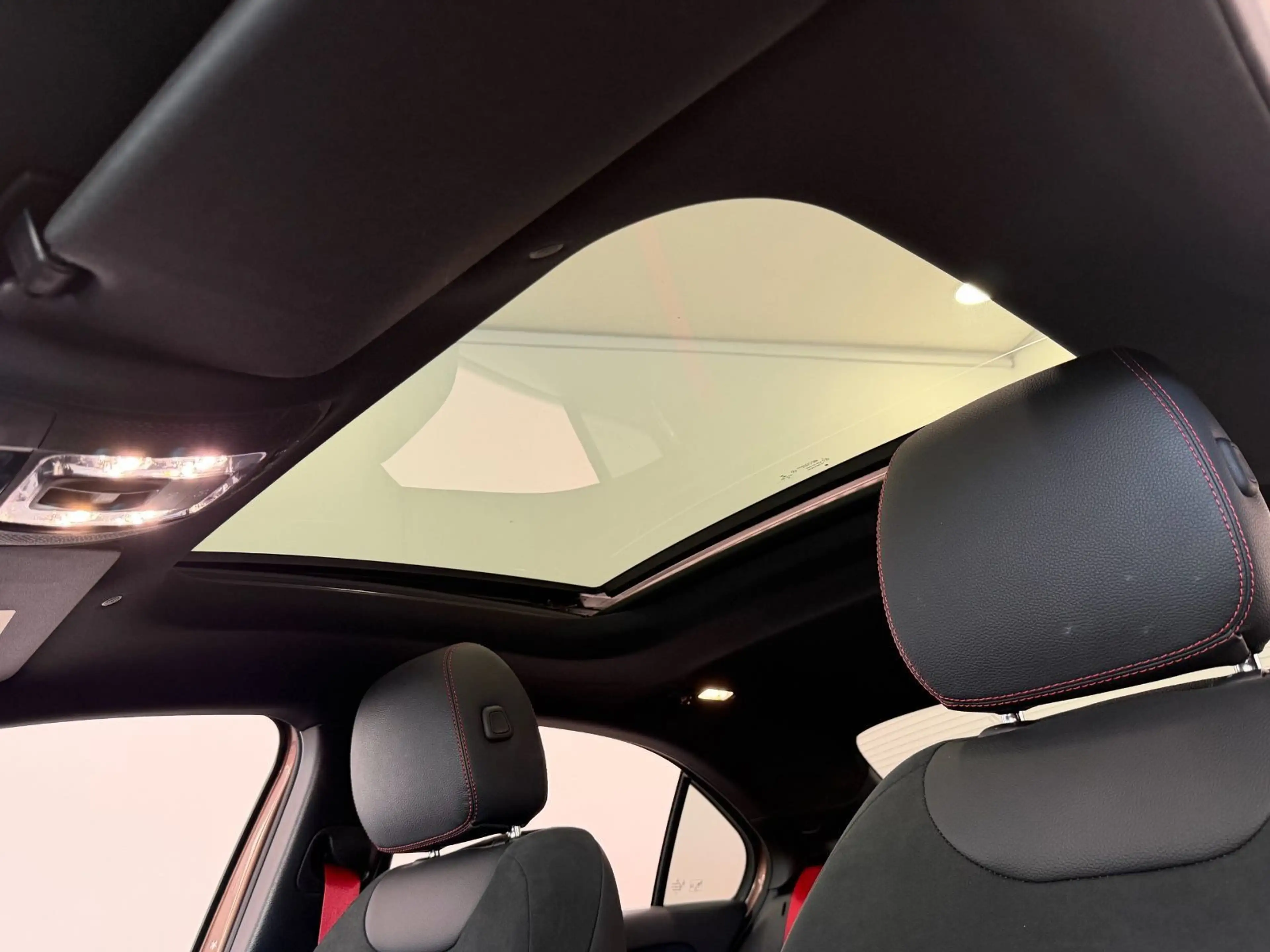 Mercedes-Benz A 200 Lim. Mild-Hybrid AMG-Line|PANO|MBUX|360°| — photo 11