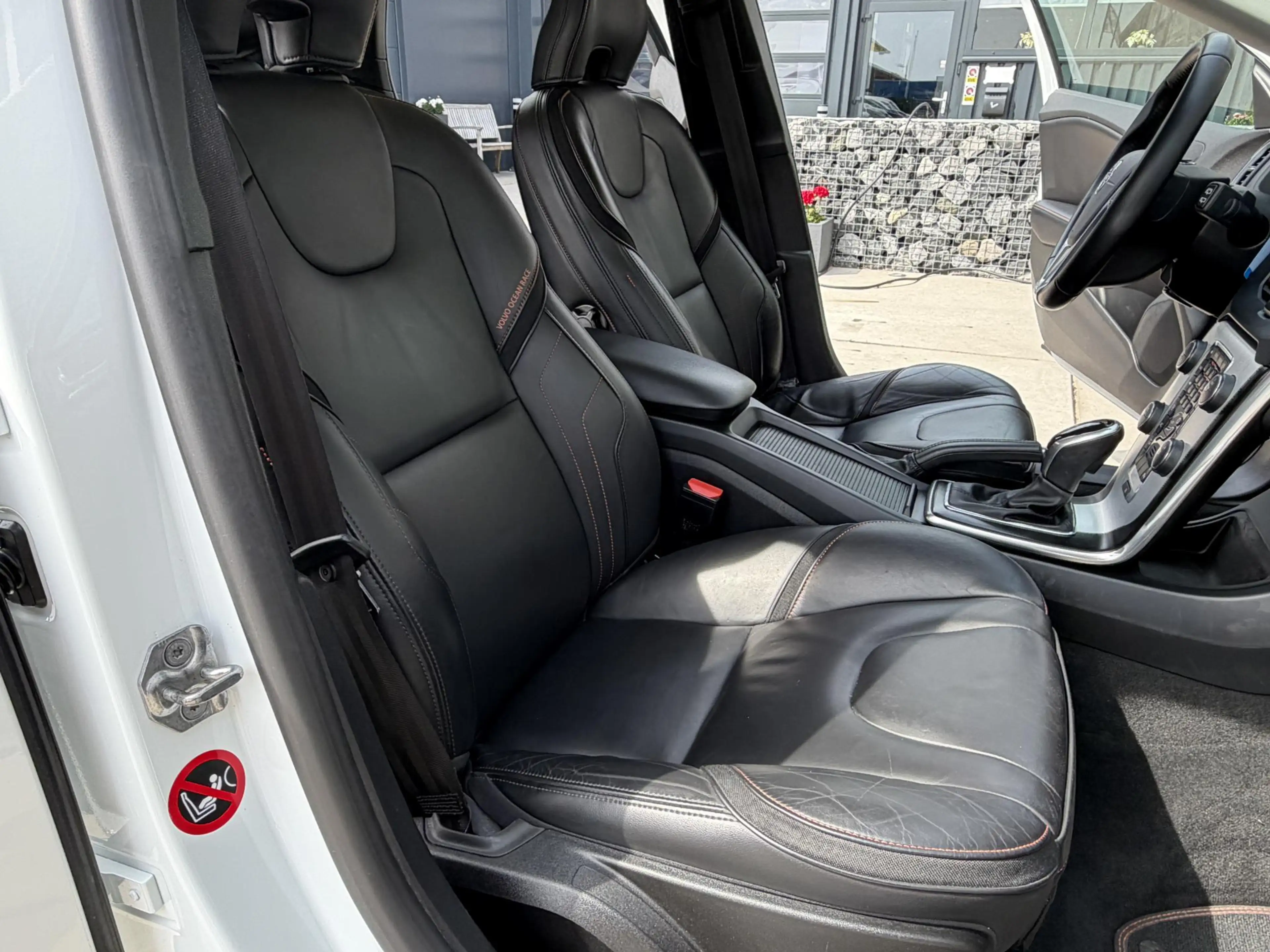 Volvo V40 Cross Country 1.5 T3 OCEAN RACE AUT. | AIRCO | CRUISE | BOVAG! — photo 11