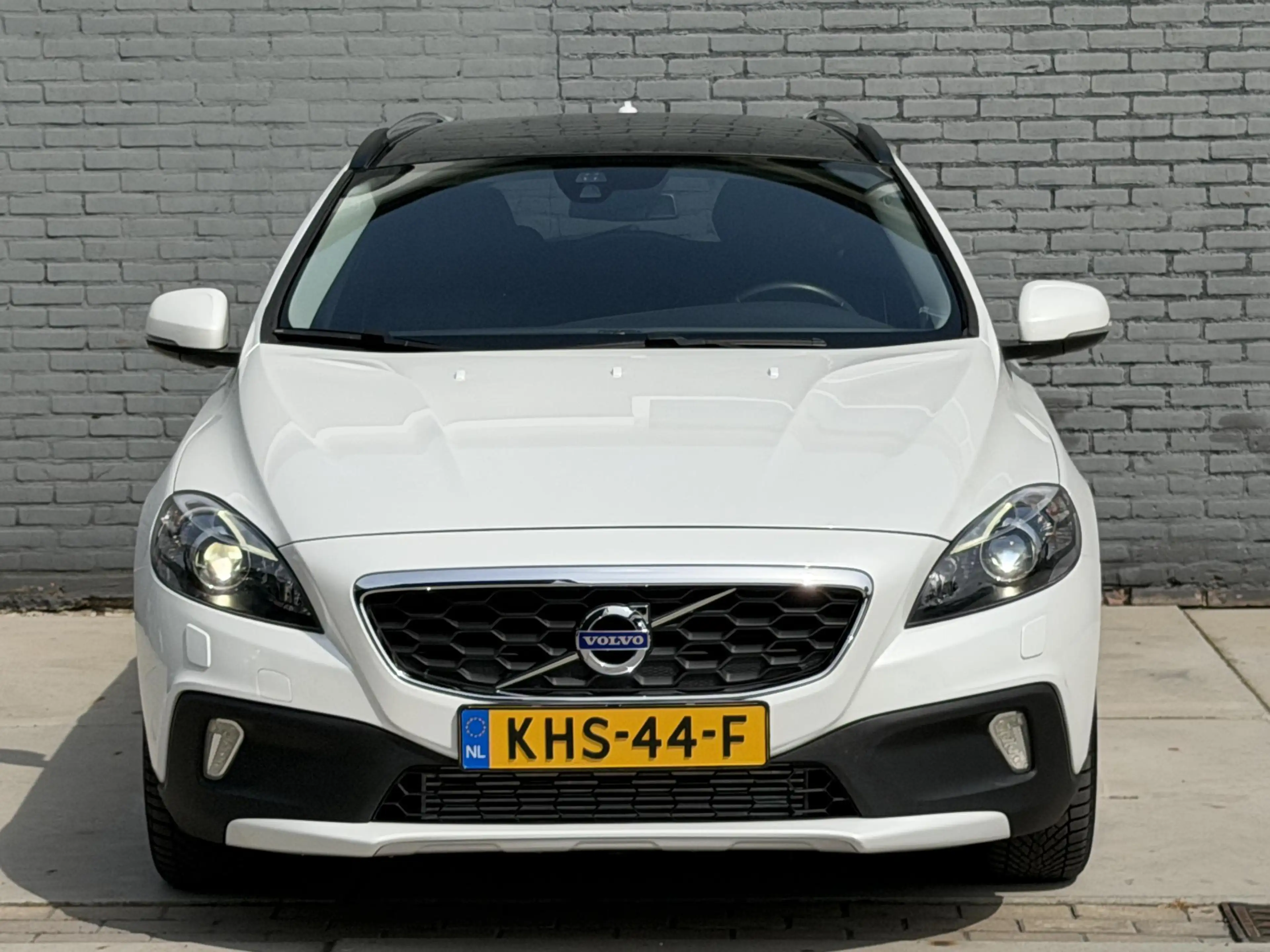 Volvo V40 Cross Country 1.5 T3 OCEAN RACE AUT. | AIRCO | CRUISE | BOVAG! — photo 8