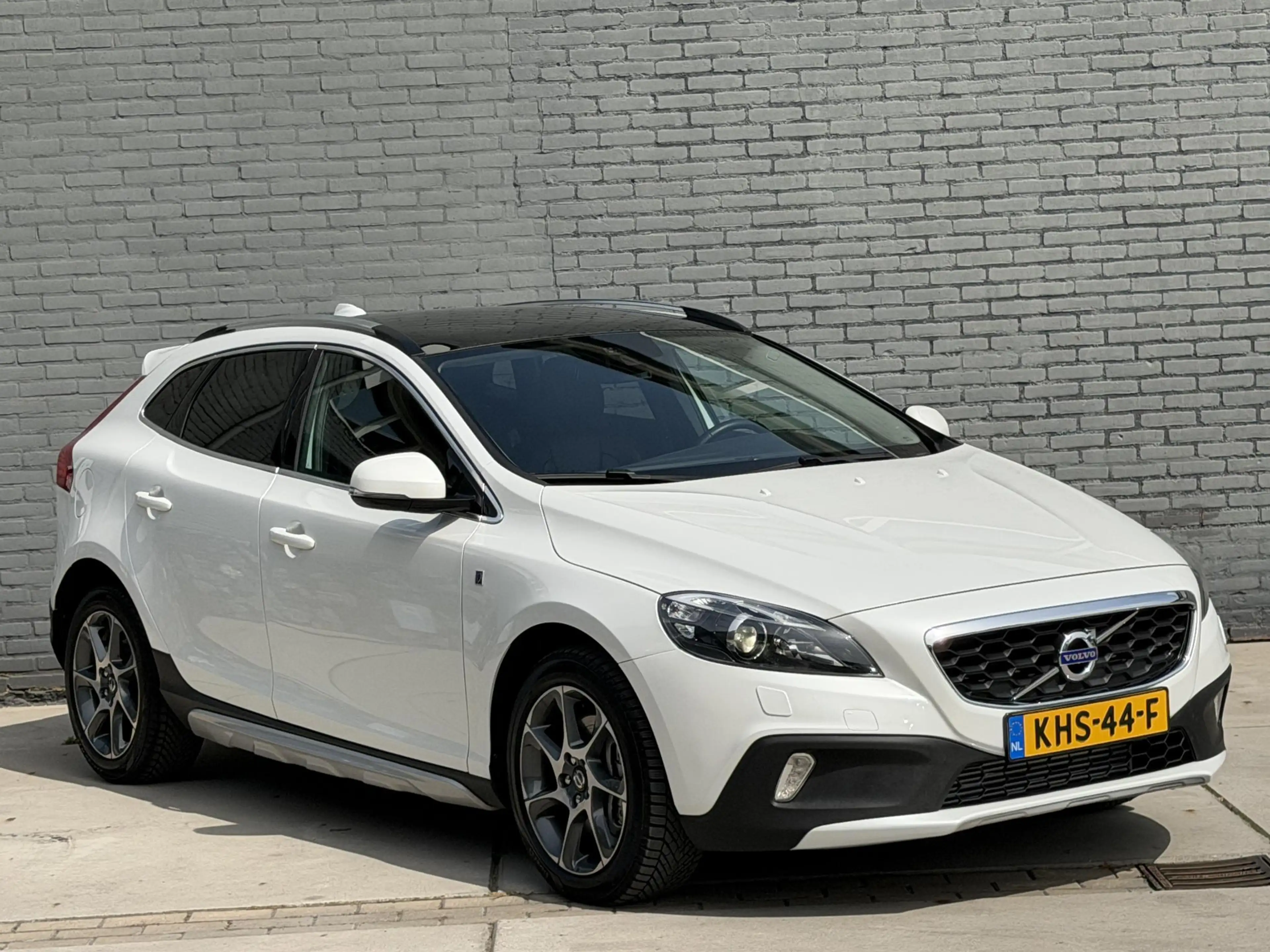 Volvo V40 Cross Country 1.5 T3 OCEAN RACE AUT. | AIRCO | CRUISE | BOVAG! — photo 7