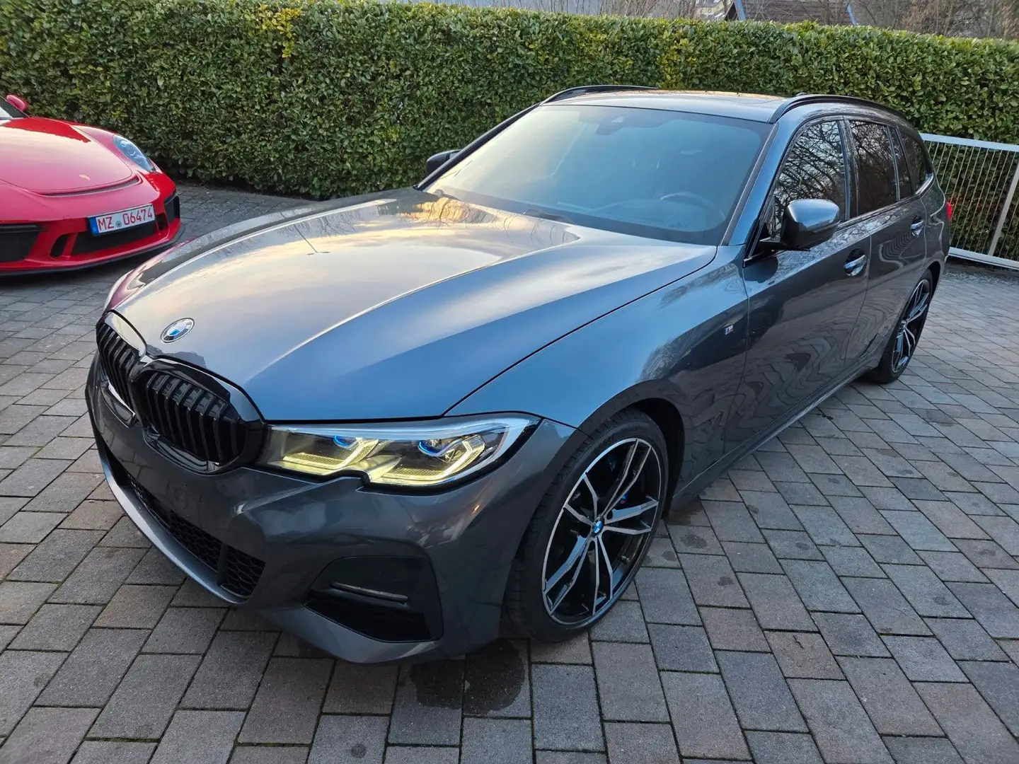 BMW 320 d M Paket Leder LivePR HUD ACC Hifi Laser 19 Grey - 1