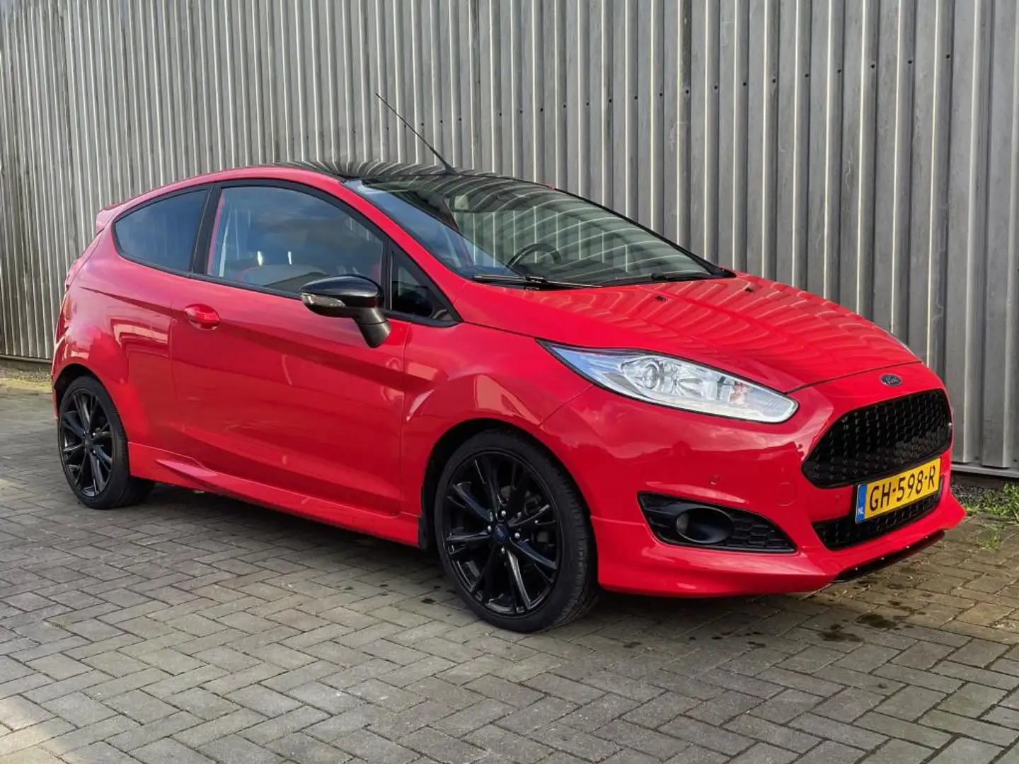 Ford Fiesta Red Edition ( 140 pk ! ) Orig.NL + NAP - Uitzonder Rood - 2