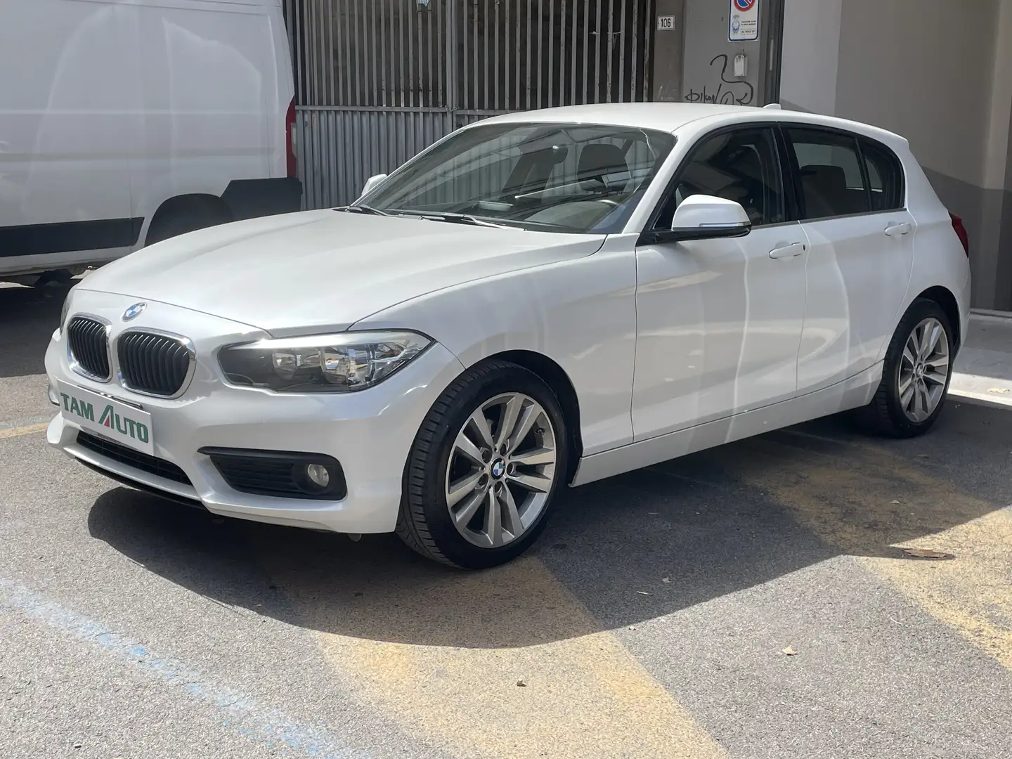 BMW 116 Serie 1  116d Advantage 5p automatica Blanc - 2