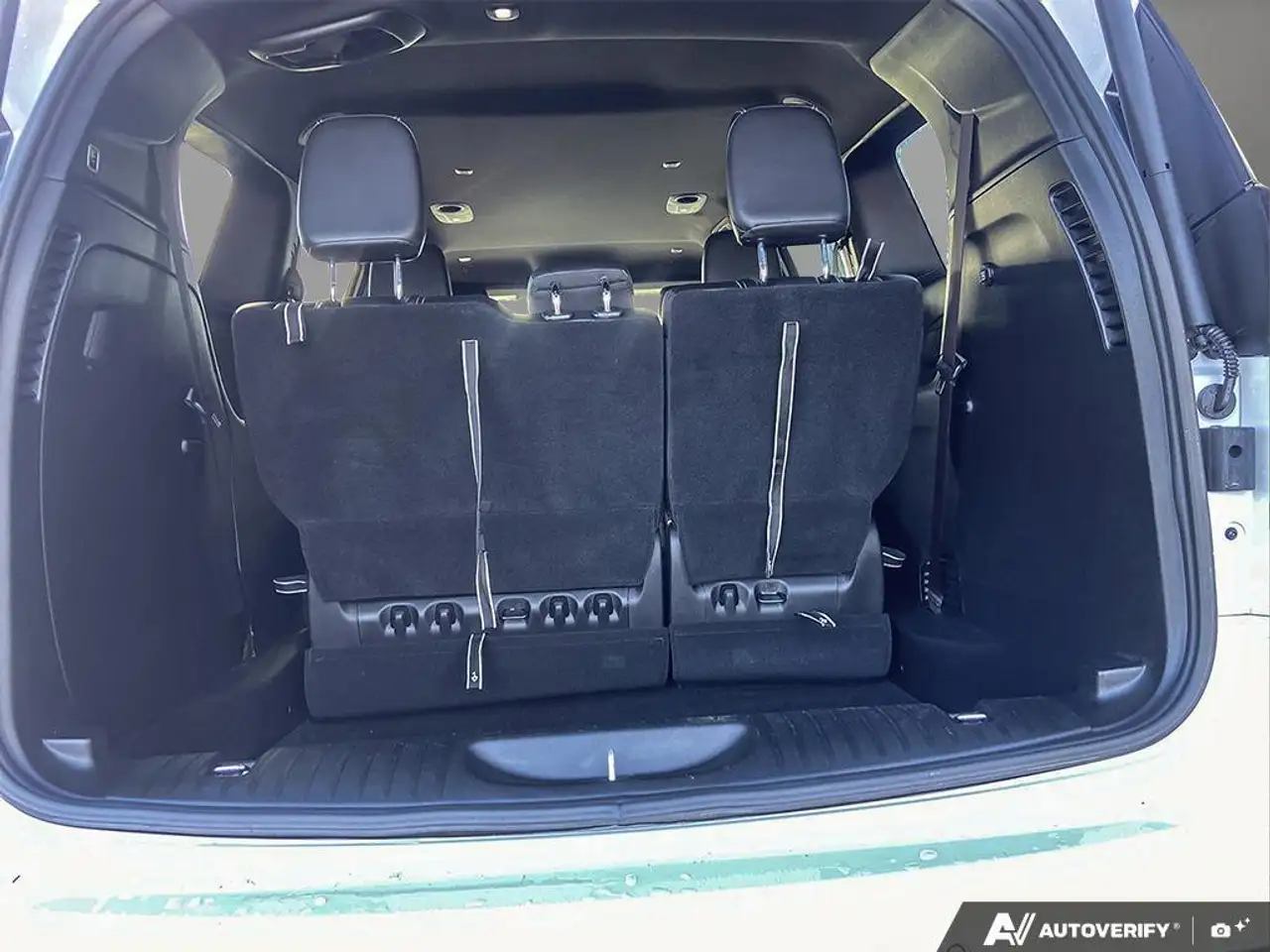 Chrysler Grand Caravan снимка Chrysler Grand Caravan