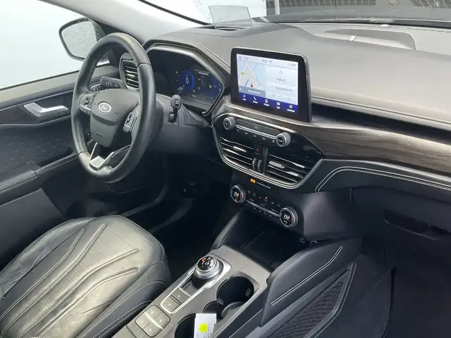 Ford Kuga view 3