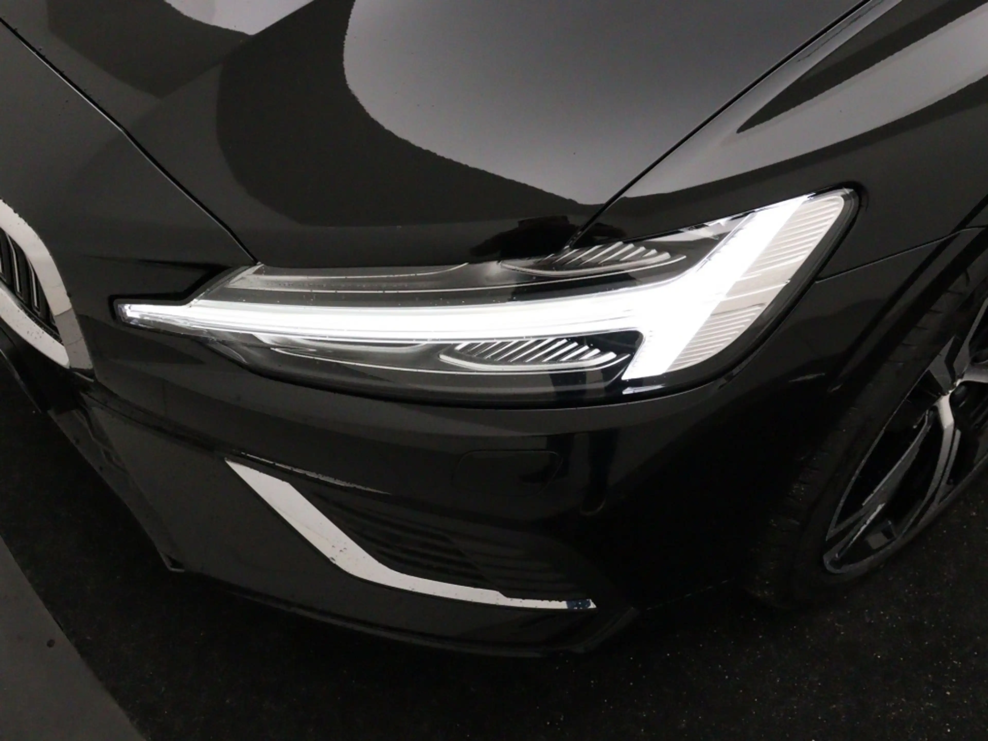 Volvo V60 T6 PLUG-IN HYBRID ULTRA BRIGHT B&W AUDIO SCHUIFDAK — photo 10
