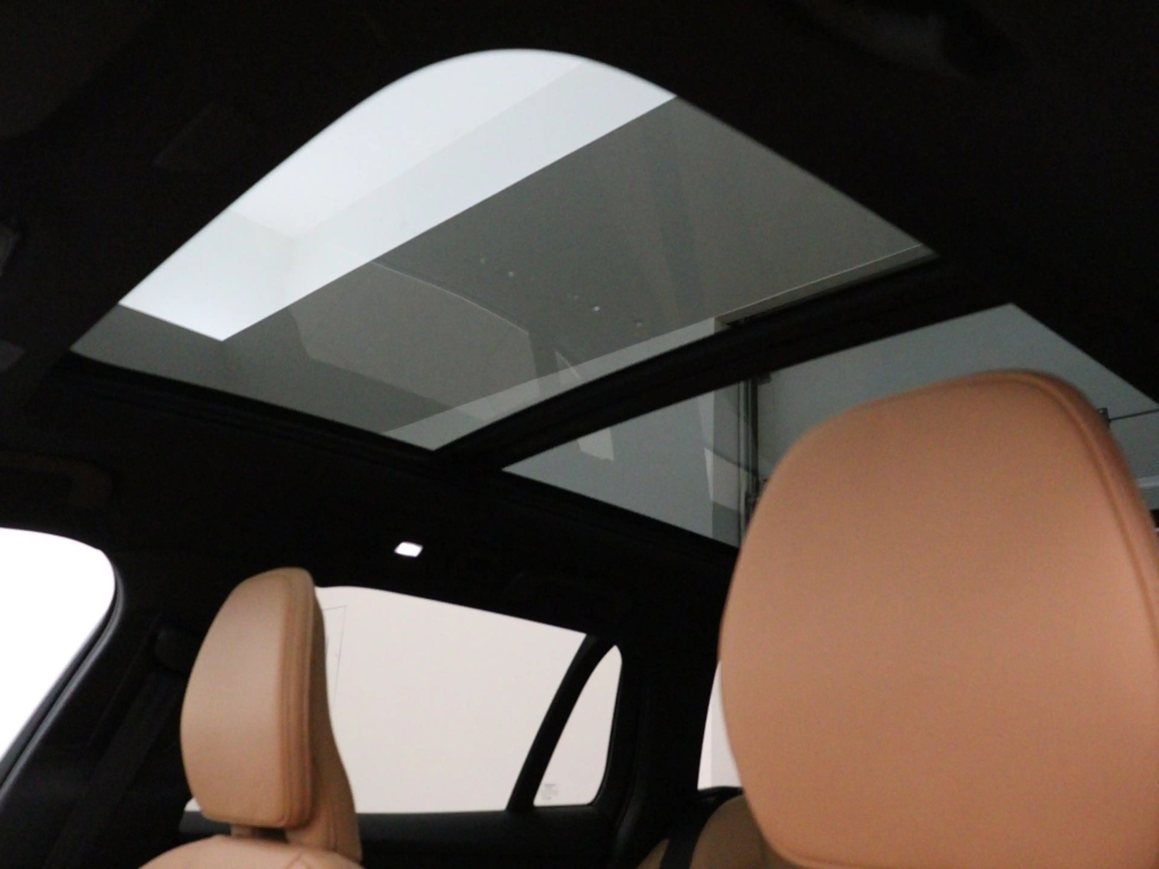 Volvo V60 T6 PLUG-IN HYBRID ULTRA BRIGHT B&W AUDIO SCHUIFDAK — photo 15