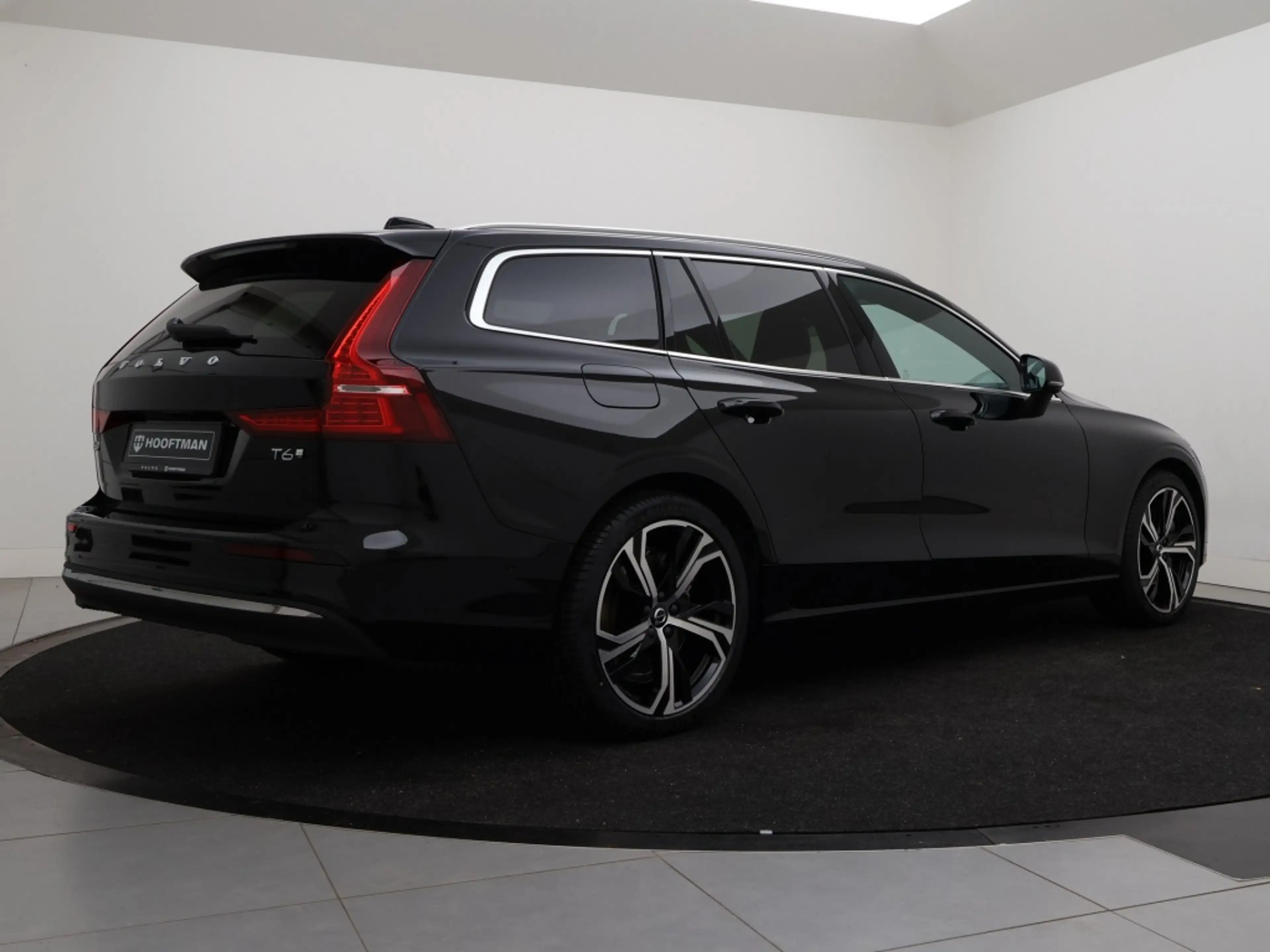 Volvo V60 T6 PLUG-IN HYBRID ULTRA BRIGHT B&W AUDIO SCHUIFDAK — photo 3