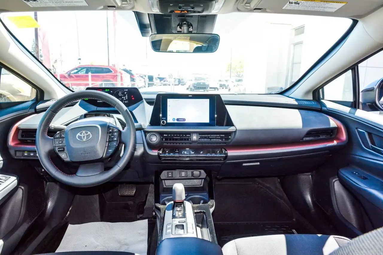 Toyota Prius снимка Toyota Prius