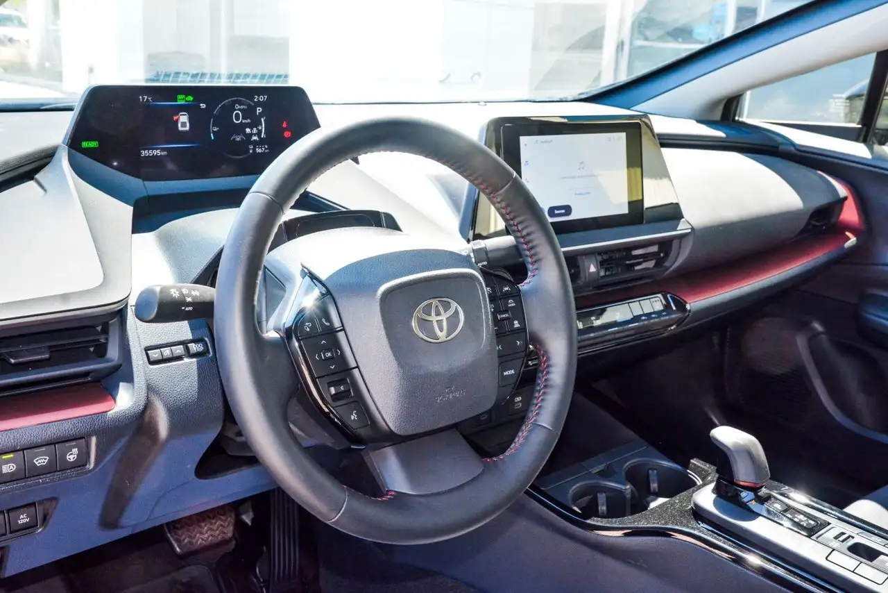 Toyota Prius снимка Toyota Prius