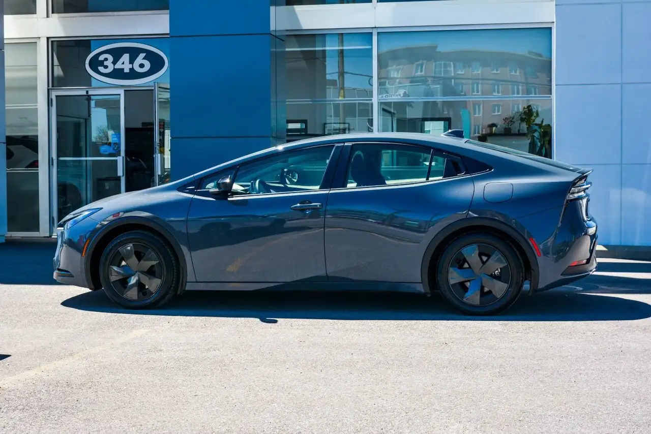 Toyota Prius снимка Toyota Prius