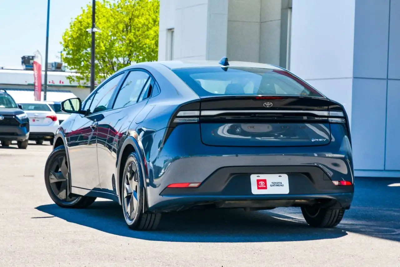 Toyota Prius снимка Toyota Prius