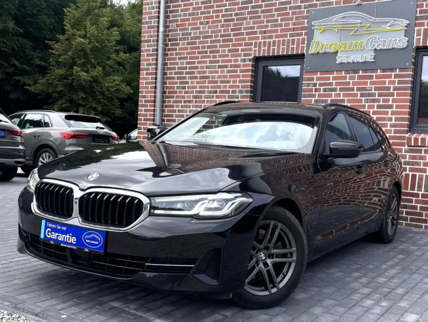 BMW 520 d M-Paket Virtual*360°Kam*ACC*El.Sitze*LED Schwarz - 1