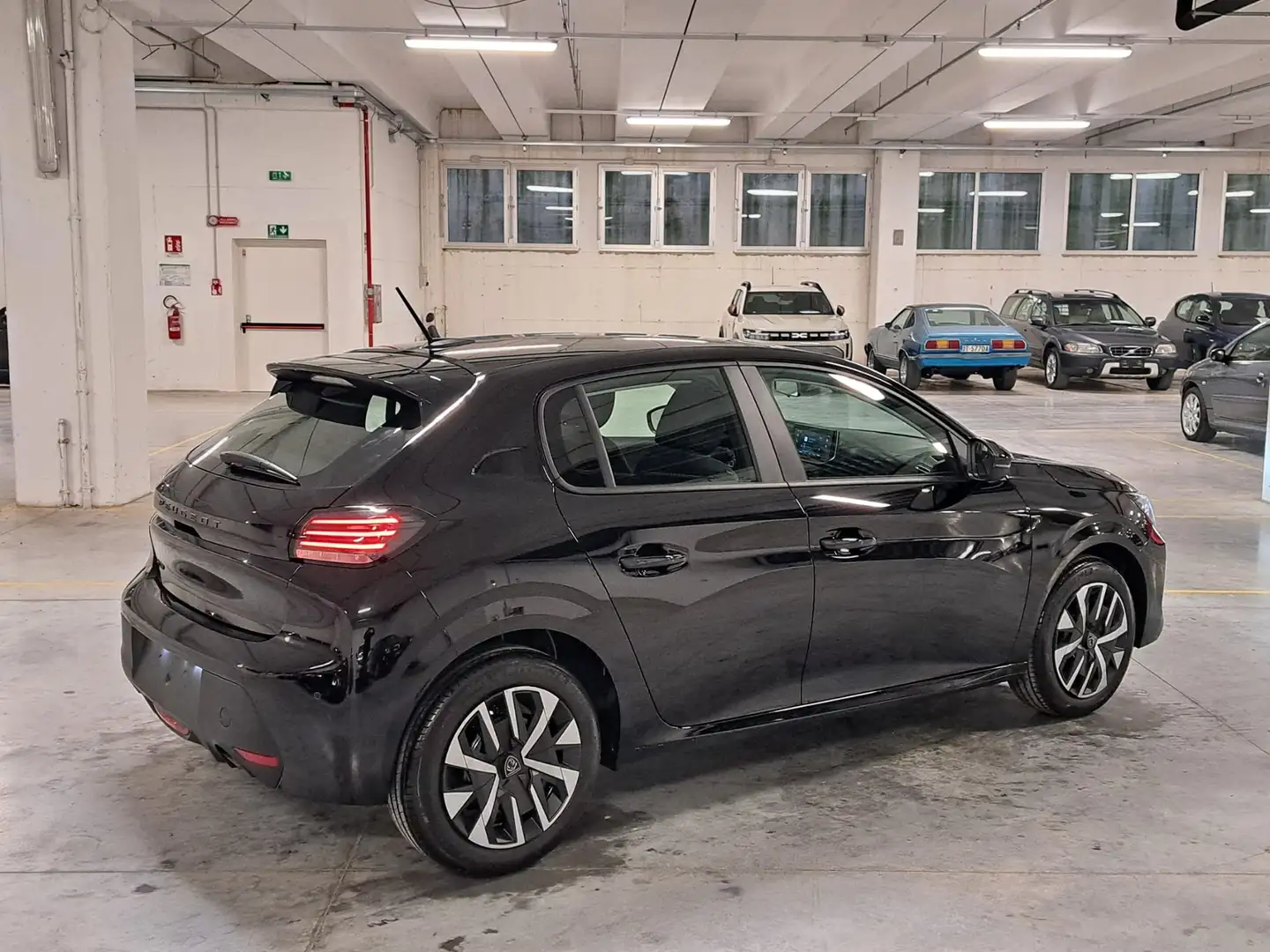 Peugeot 208 1200 PureTech 75CV Style 5 Porte ***Km. Zero*** Schwarz - 2